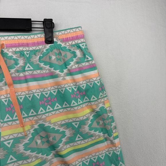 Chubbies Swim Trunks Men's Large Blue Colorful Aztec Southwestern All Over 8 in - Picture 2 of 10